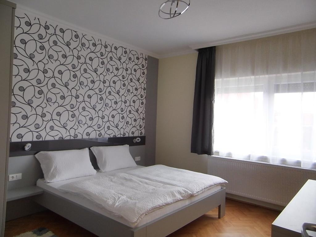 Sárvár Alfa Apartman חדר תמונה
